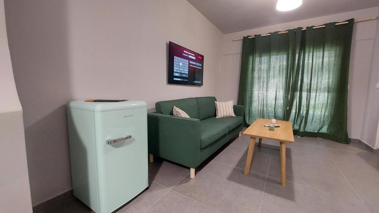 Jimmy'S Place Артеміда Екстер'єр фото